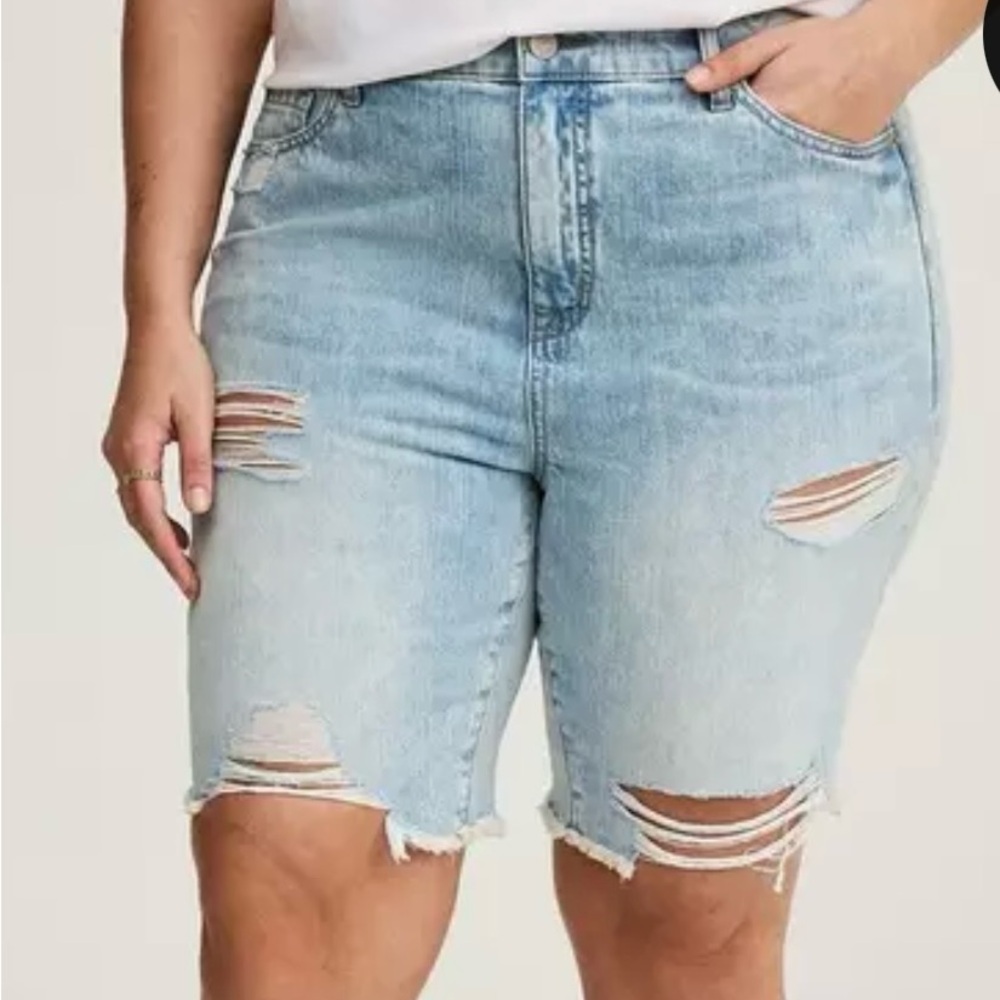 Brand new shorts size 22 from torrid with tags